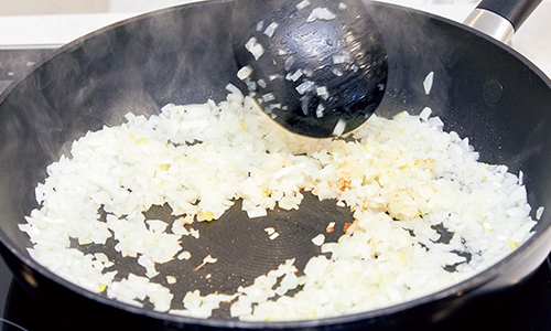 煮込まずにコク＆うま♡フライパンで作る『スパイスカレー』 ～ひと手間で、グンとおいしく♪～