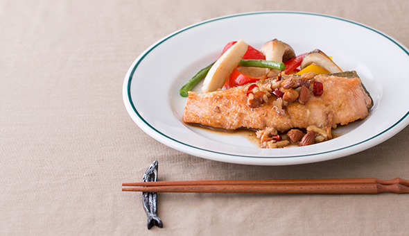 鮭のムニエルナッツのソース