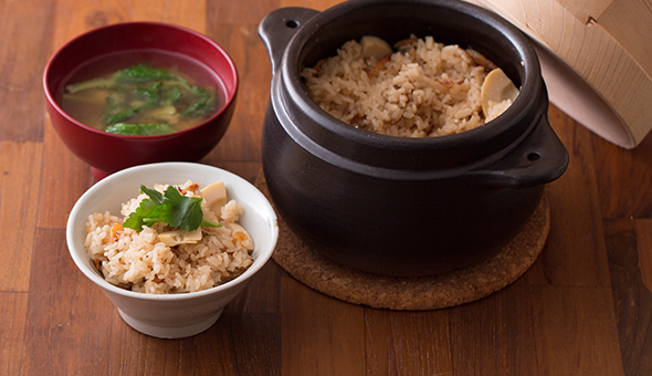 たけのこと干し桜えびの炊き込みご飯