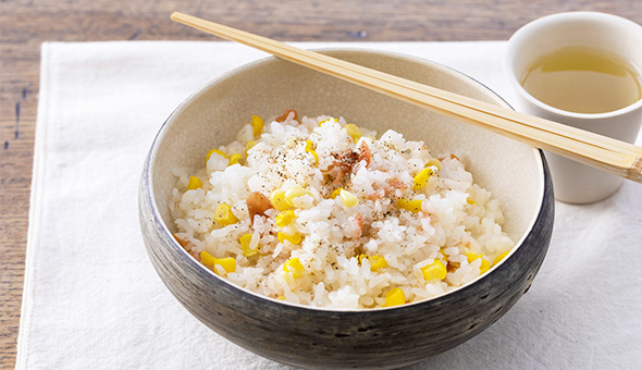 とうもろこしと梅の炊き込みご飯