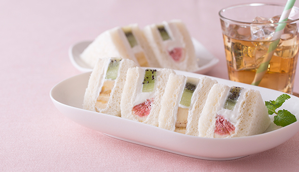 フルーツヨーグルトサンド