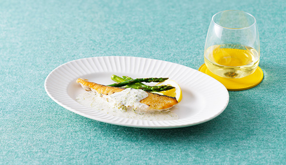 旬の魚のムニエル　あおさクリーム